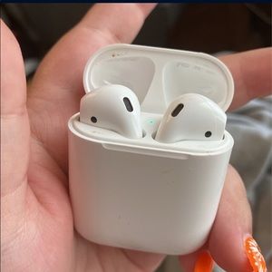 Apple air pods